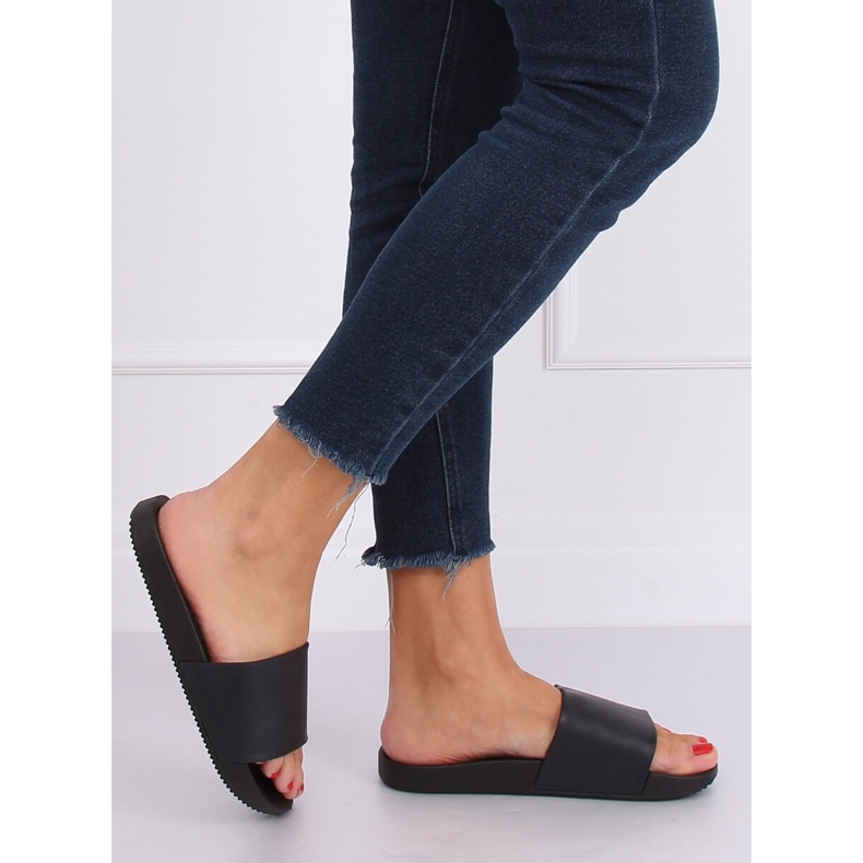 Fekete női fekete papucs CK78P Black 1