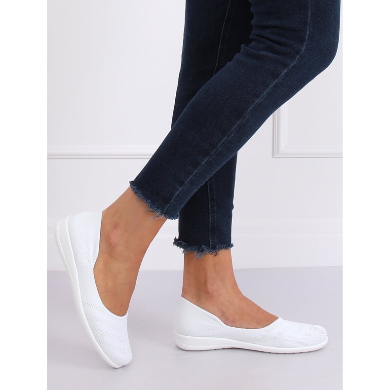 IC03 Fehér hálós balerinák 1