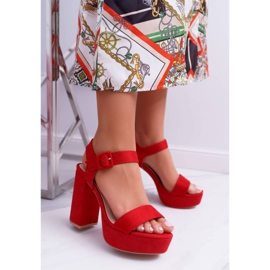 NFR Női szandál magas sarkú cipőn és platformon piros LaMondes 1