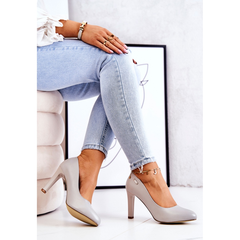 Női szivattyúk a Sergio Leone szürke postán 2