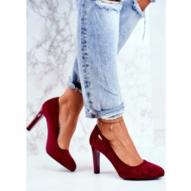 Női burgundi velúr pumpák egy bárban Sergio Leone Campbell piros 2