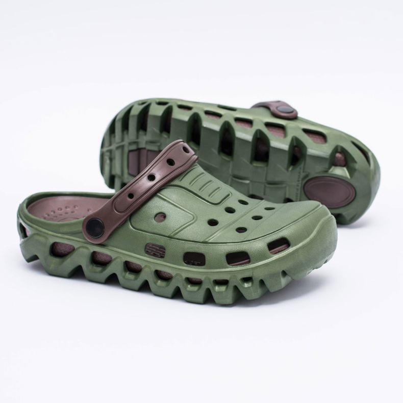 Flameshoes Zöld férfi kerti fénypapucs Kroks Eva barna 1