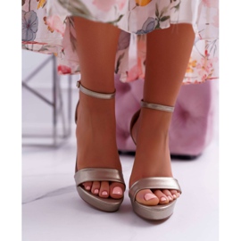 Moow Női szandál magas sarkú arany Ellania platformon aranysárga 2