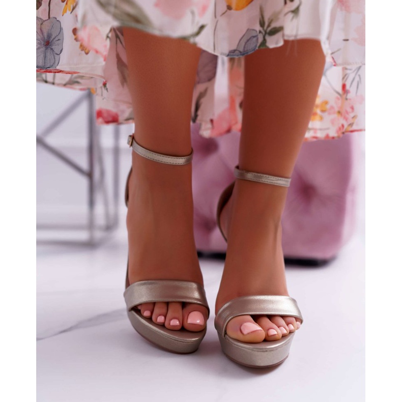 Moow Női szandál magas sarkú arany Ellania platformon aranysárga 2