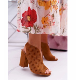 FW1 Női szandál magas sarkú Peep Toe Camel Nevienna barna 1