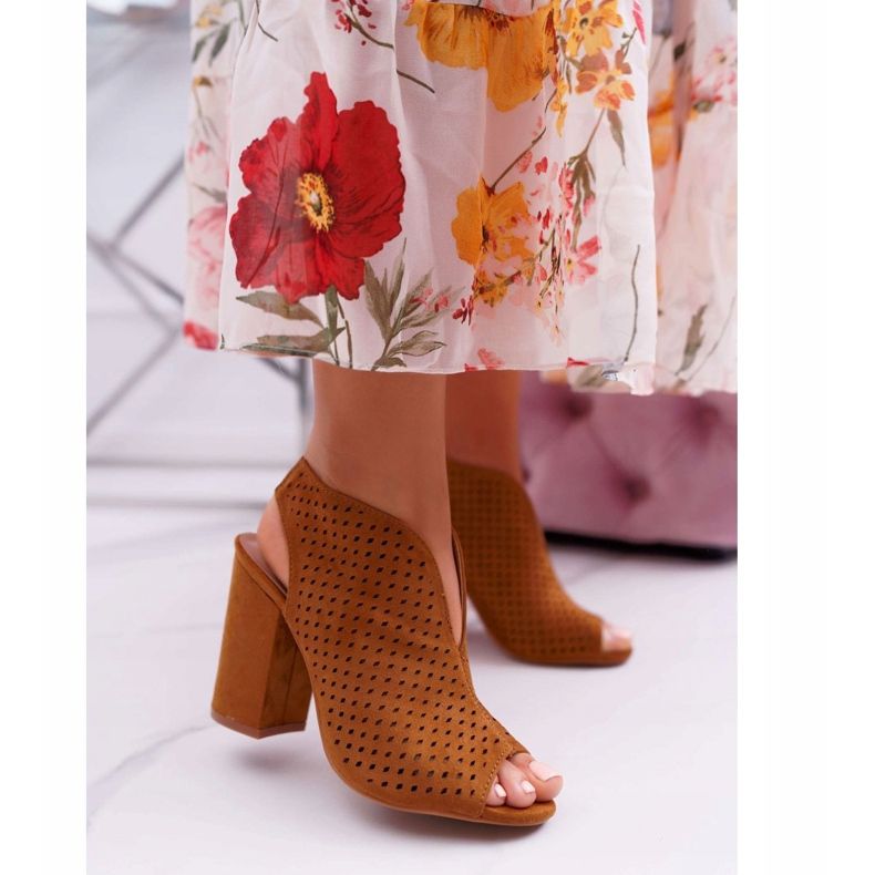 FW1 Női szandál magas sarkú Peep Toe Camel Nevienna barna 1