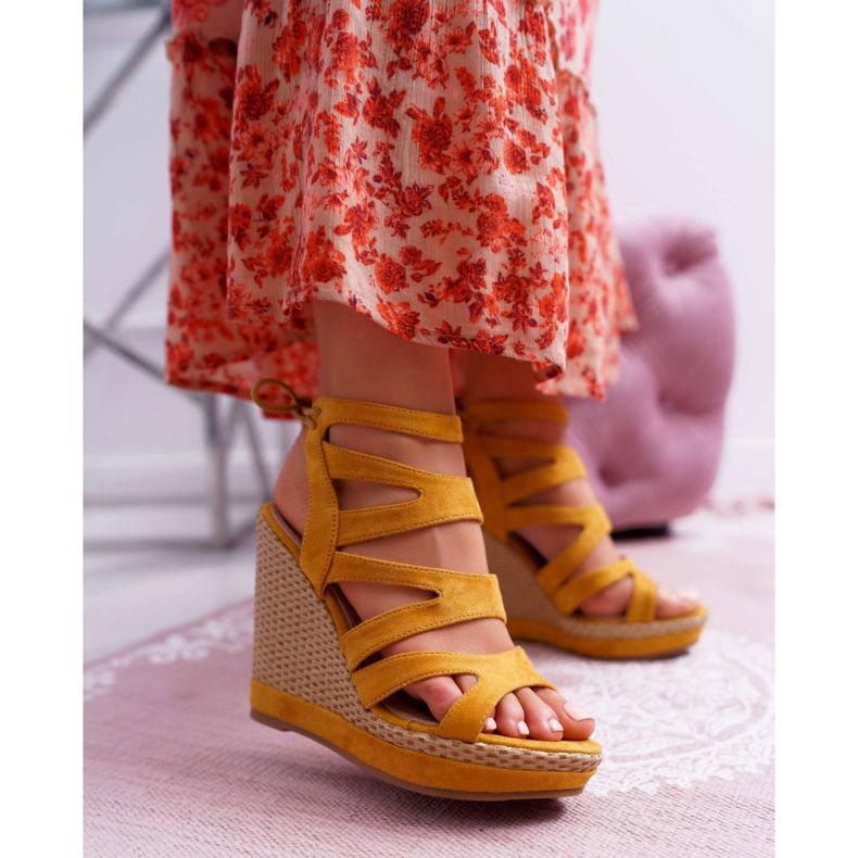 FE1 Női szandál éken, sárga húros, Liluena 1