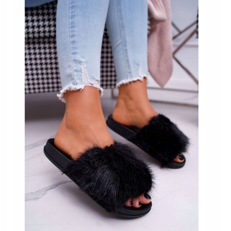 Női papucs fekete szőrmel 1
