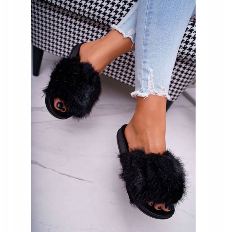 Női papucs fekete szőrmel 2