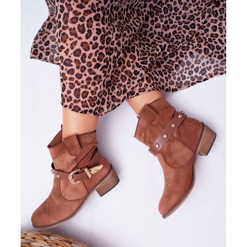 FRBS Női csizma lapos sarkú cowboycsizmával csatos teve Ewella barna 2