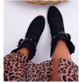 FB2 Női csizma lapos sarkú cowboycsizmával, csattal fekete Ewella 1