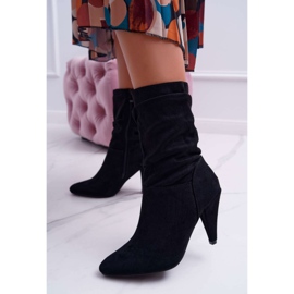 HAN Női csizma magas sarkon a boka felett Fekete Temma 1