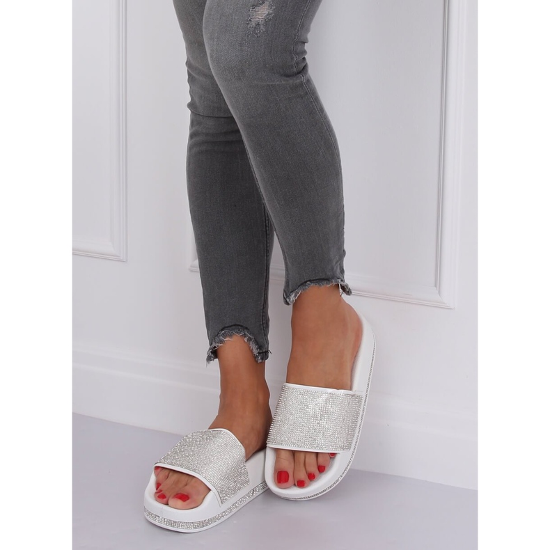 Fehér N-59 Fehér papucs vastag talpon szürke 2