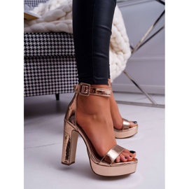 FRID Női szandál magas sarkú cipőn, platform Rose Gold Huran rózsaszín sárga 1