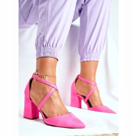 PS1 Női szivattyúk a sarkon a Spitz rózsaszín neonforgalomban 1