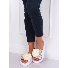 Fehér, magas talpú papucs PT-109 Fehér 1 Fehér, magas talpú papucs PT-109 Fehér 1