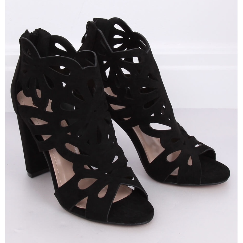 Fekete áttört magas sarkú csizma M304P Fekete 1