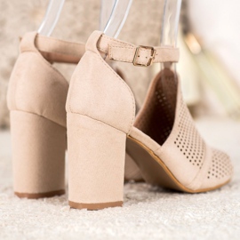 Small Swan Elegáns áttört szandál bézs 2