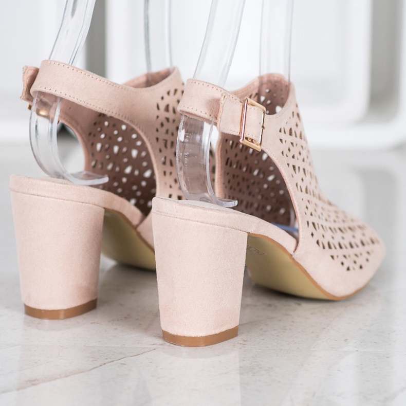 Goodin Áttört szandál velúrral barna 1