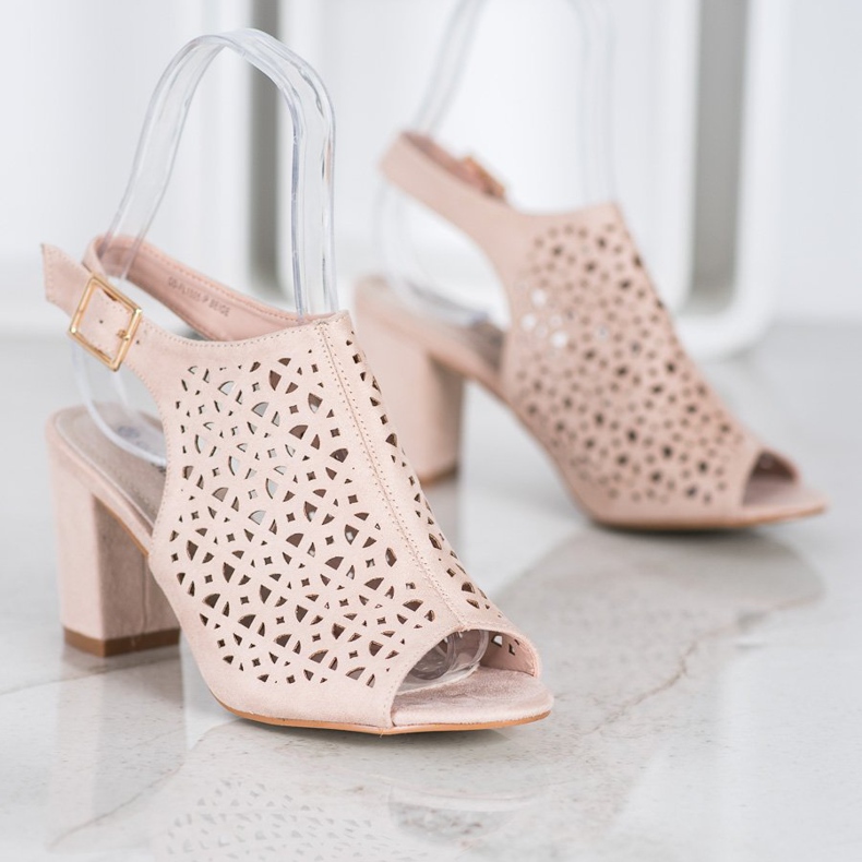 Goodin Áttört szandál velúrral barna 2