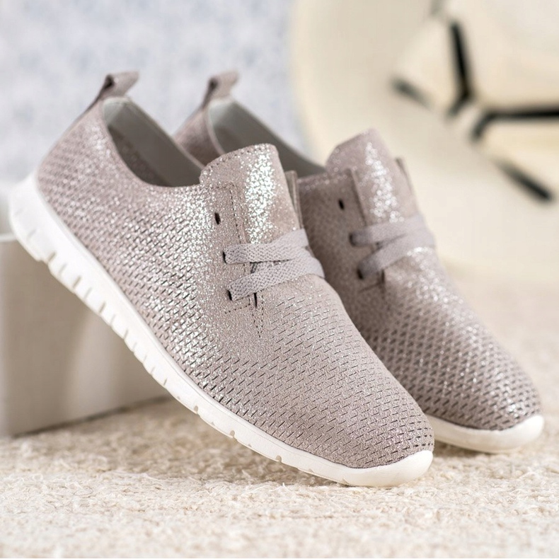 Csillogó bőr cipő VINCEZA bézs 1