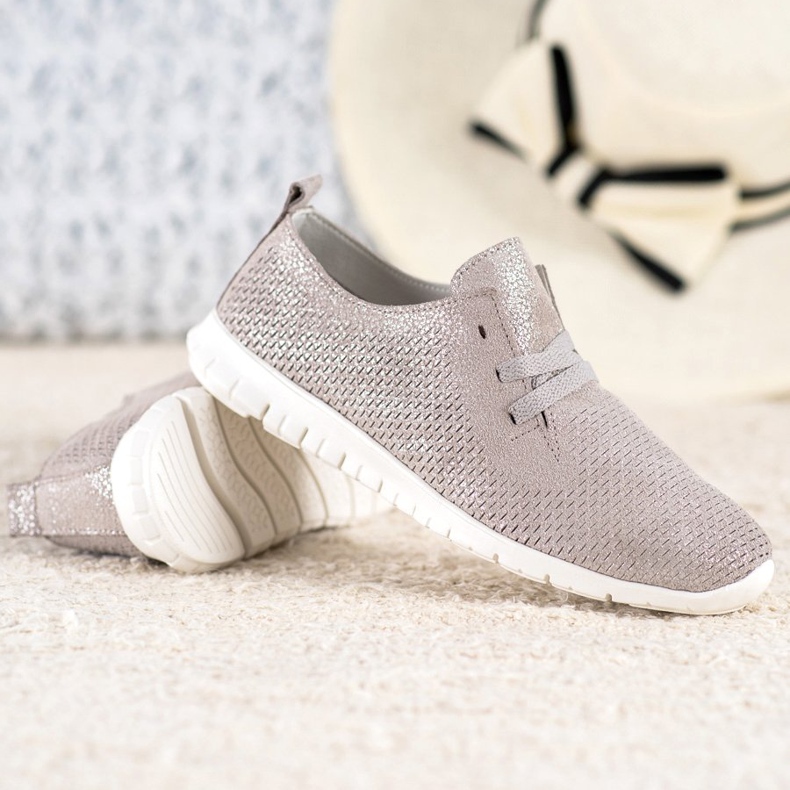 Csillogó bőr cipő VINCEZA bézs 2