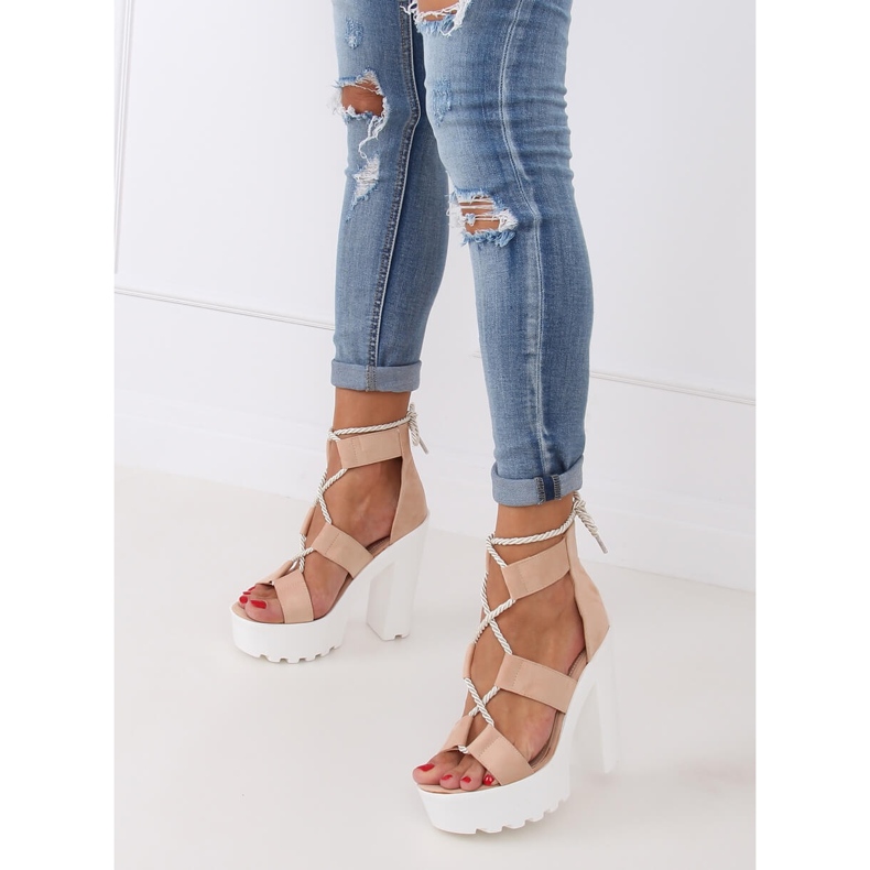 Szandál a bézs és rózsaszín platformon NS120 Beige 1