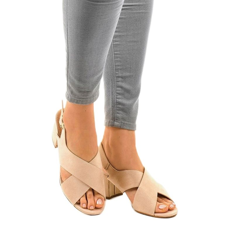 Bézs színű magas sarkú szandál A305 velúr 1