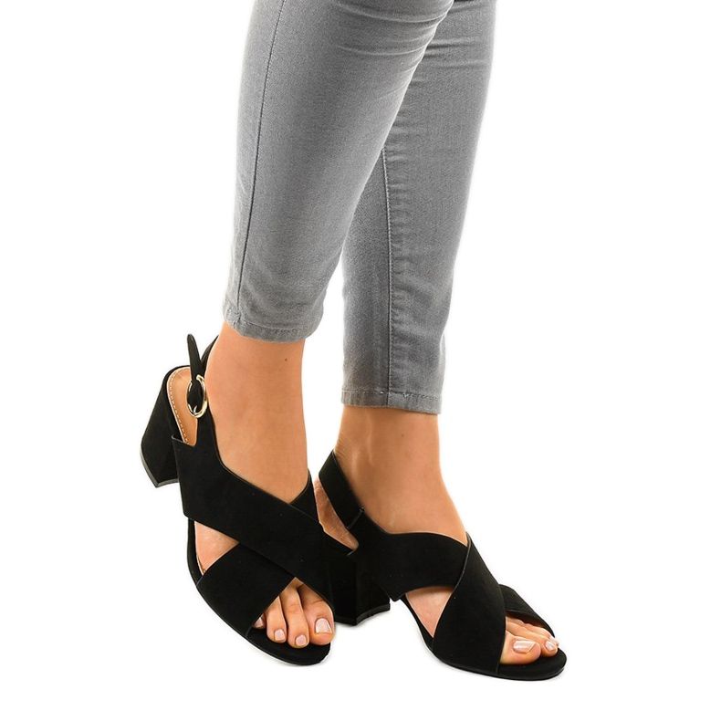 Fekete magas sarkú szandál A305 velúr 1