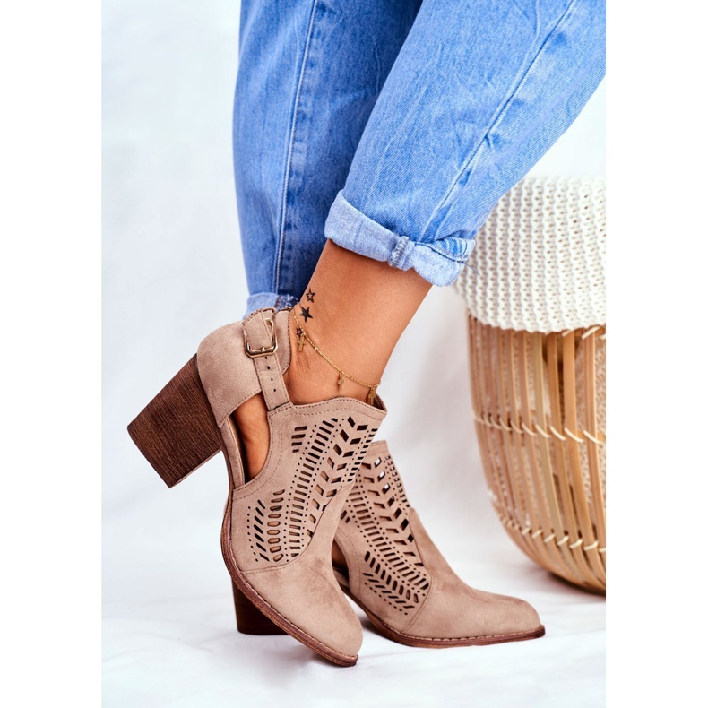 Bellucci Női csizma kivágott tavaszi bézs Velluci-val 1 Bellucci Női csizma kivágott tavaszi bézs Velluci-val 1