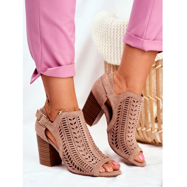 Bellucci Női csizma kivágott rugóval rajtunk kívül bézs 1