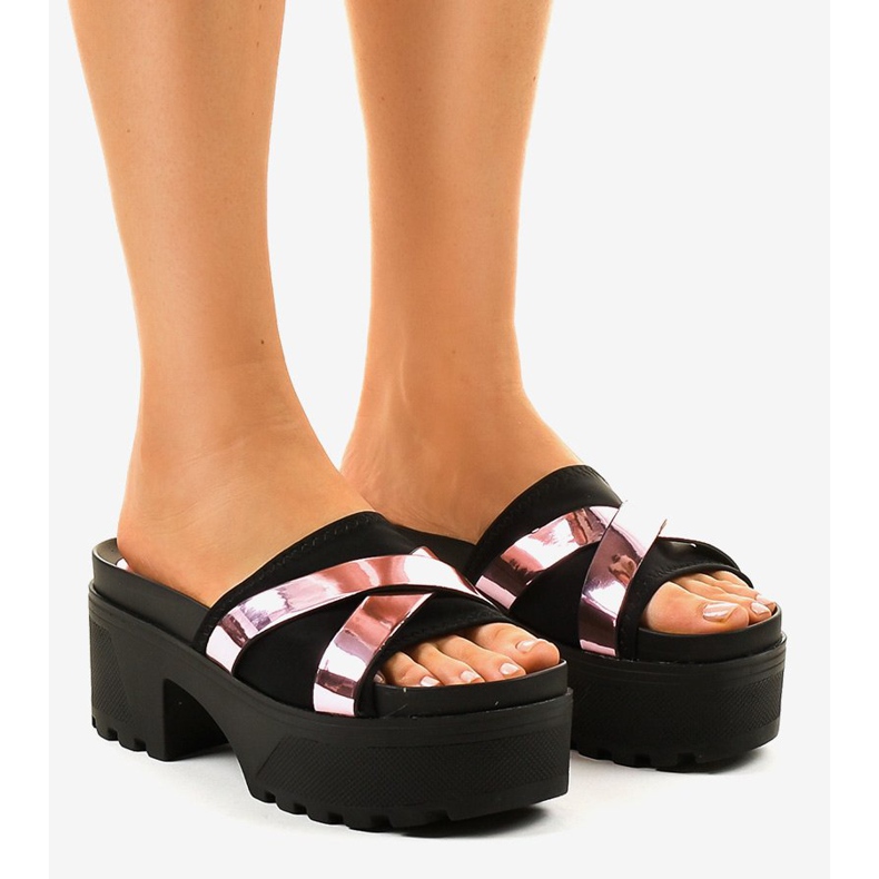 Fekete magassarkú CL-3A309-20 1 Fekete magassarkú CL-3A309-20 1