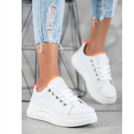 SHELOVET Divatos cipők a platformon fehér 1