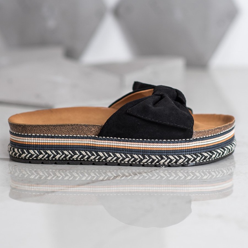 SHELOVET Divatos papucs a platformon fekete 2