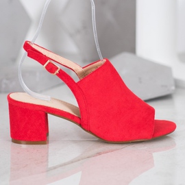 Small Swan Piros cipő egy poszton 2 Small Swan Piros cipő egy poszton 2