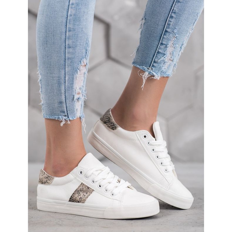 SDS Sportcipő vastag talpon fehér 2