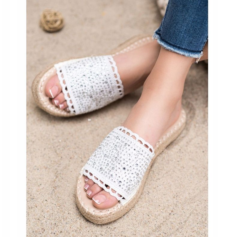 Small Swan Papucs kristályokkal fehér 1