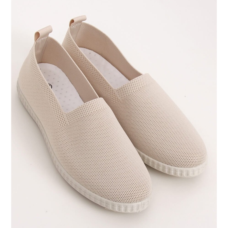 Bézs színű női bézs cipők ZK118 1