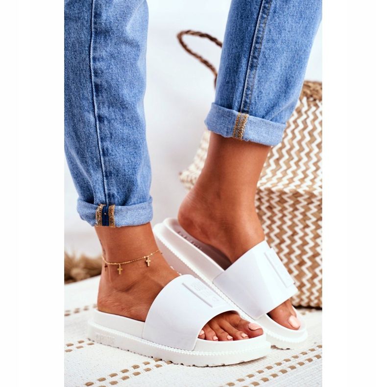 Női Big Star papucs a platformon Fehér FF274812 2