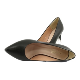 Fekete szivattyúk az Espinto C549 / 2 érintkezőn 4