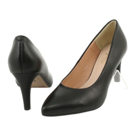 Fekete szivattyúk az Espinto C549 / 2 érintkezőn 3