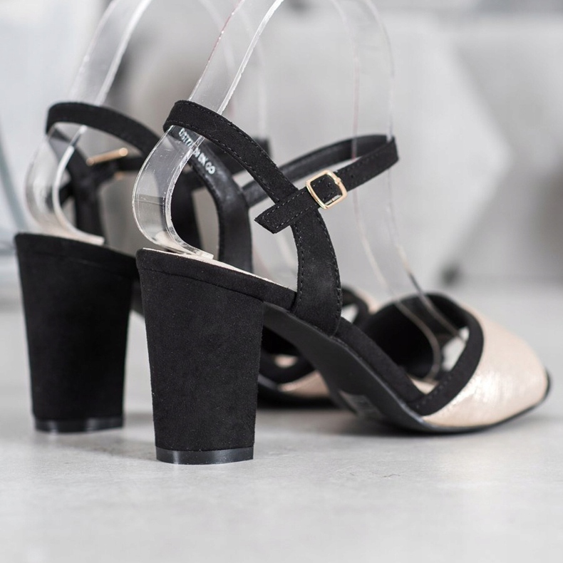 Filippo Magas sarkú szandál fekete sárga 1