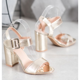 Small Swan Szandál egy bárban, öko bőrrel aranysárga 1