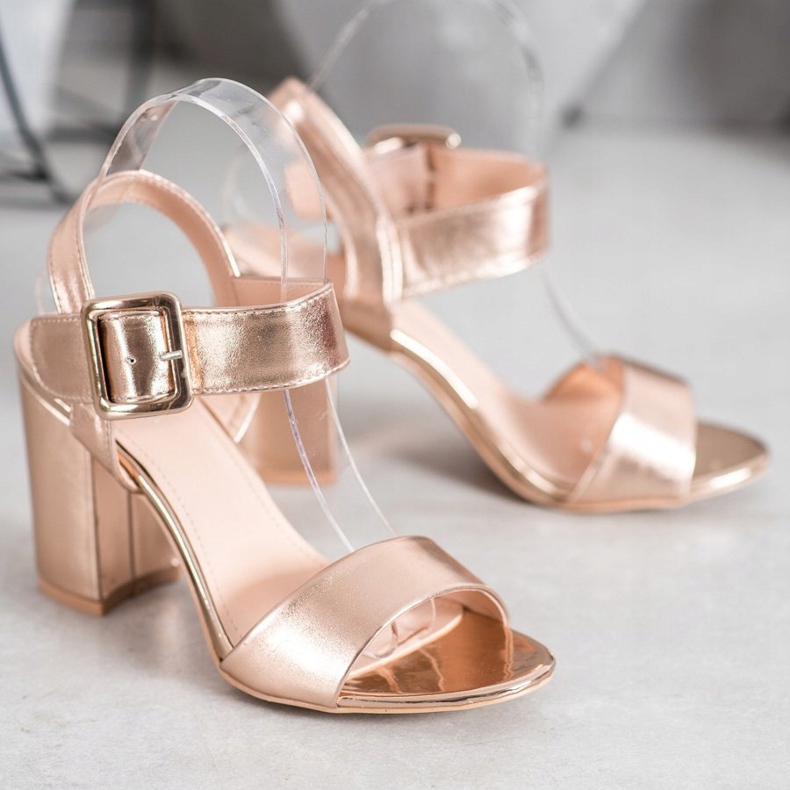 Small Swan Szandál egy bárban, öko bőrrel aranysárga 1