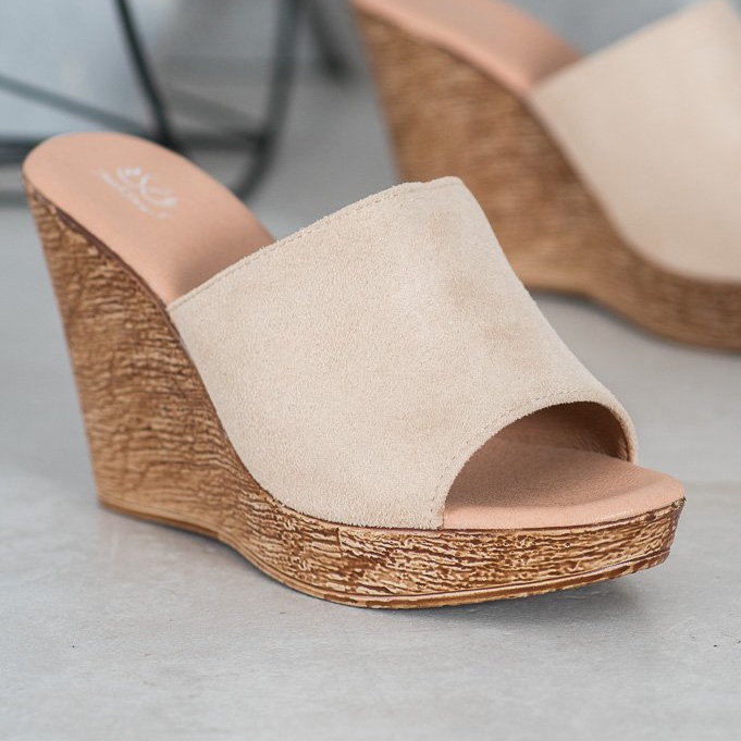 Small Swan Világos velúr papucs barna 1