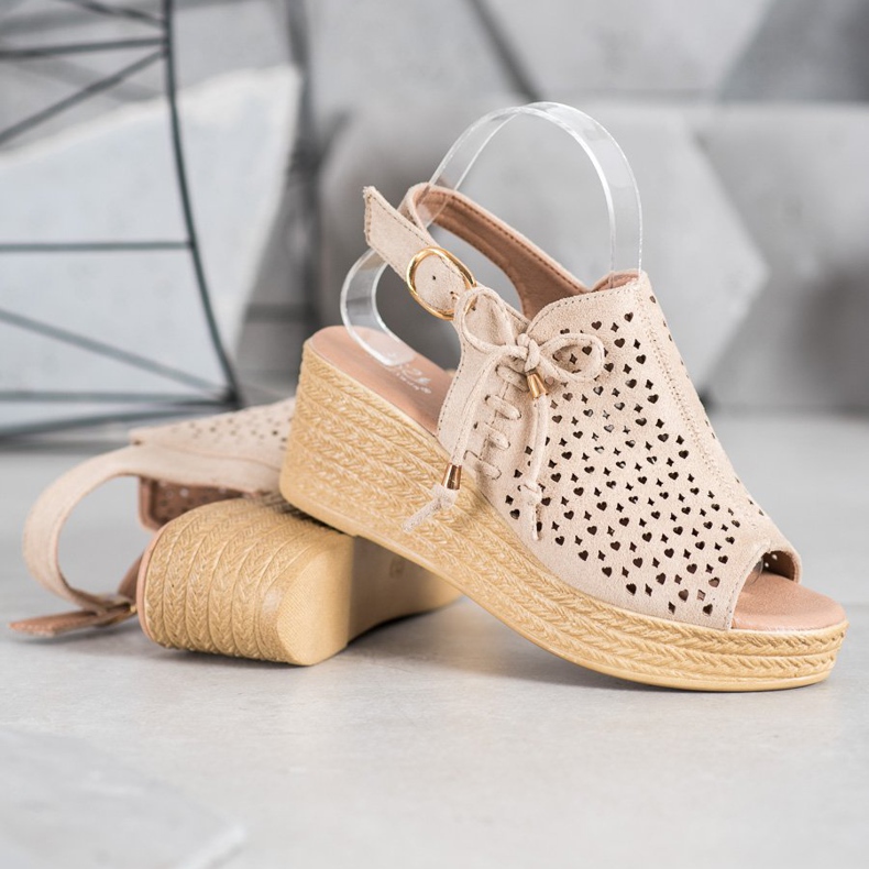 Small Swan Kényelmes áttört szandál barna 1