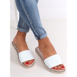 Fehér női papucs 35-185 Fehér 1