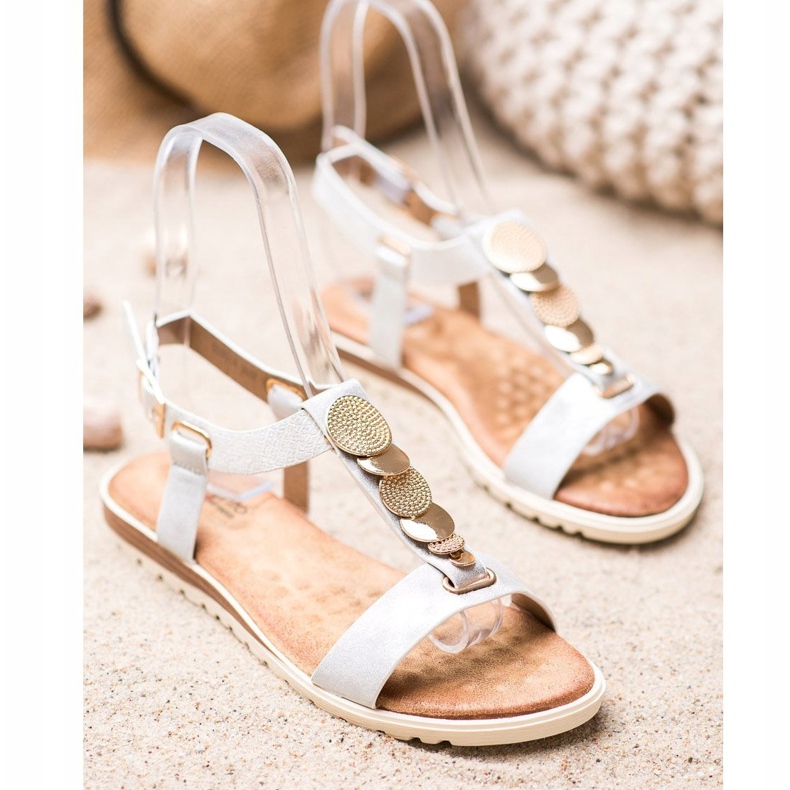 Evento Fehér szandál díszekkel 1