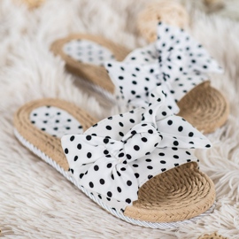 Small Swan Divatos papucs íjjal fehér 1 Small Swan Divatos papucs íjjal fehér 1