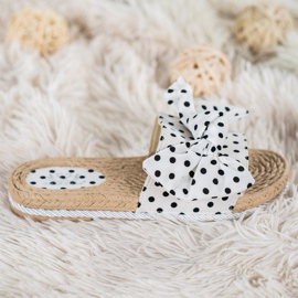 Small Swan Divatos papucs íjjal fehér 2 Small Swan Divatos papucs íjjal fehér 2